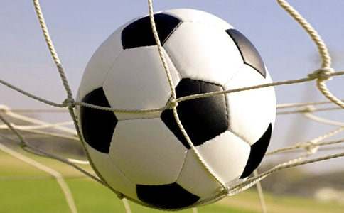 足球赛新闻稿(通用18篇)