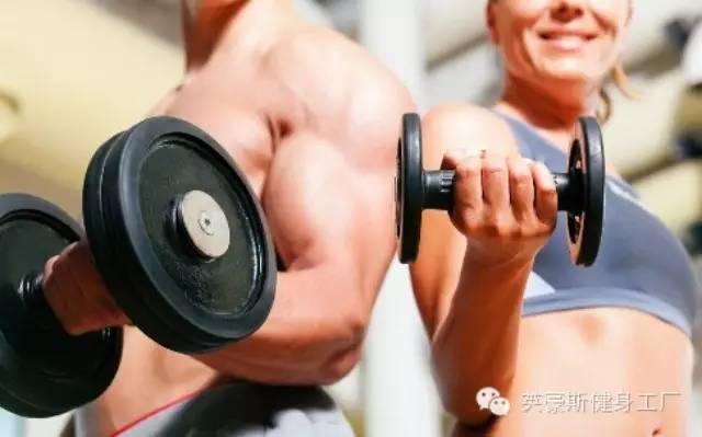 健身要带手套吗_健身手套需要戴护腕吗_健身手套有必要买带束带的么