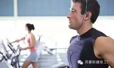 健身要带手套吗_健身手套需要戴护腕吗_健身手套有必要买带束带的么