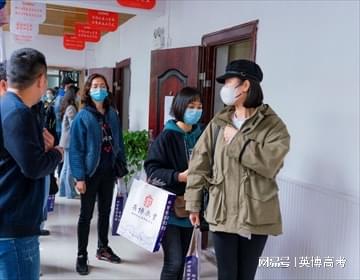 开元棋官方正版下载 武汉艺考生高考复读语文如何轻松突破100分