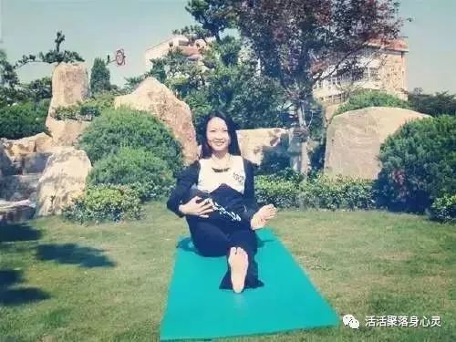 打坐盘腿练习方法——双盘_盘腿打坐初学视频_盘腿打坐怎么练