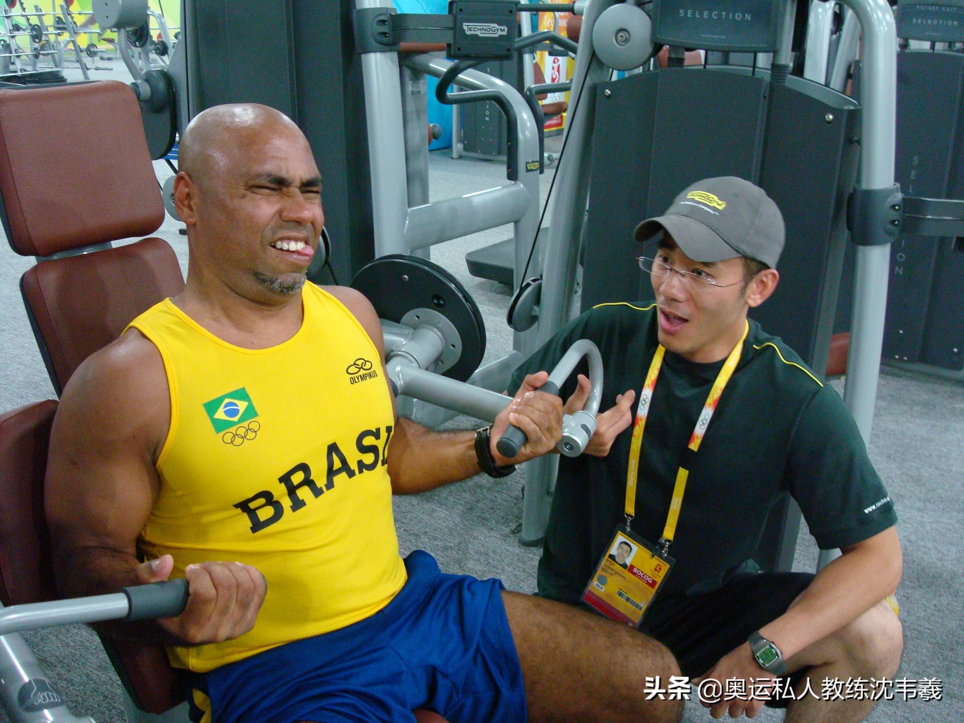 单杠二练习训练方法_怎样练单杠视频教程_怎样练单杠效果最好