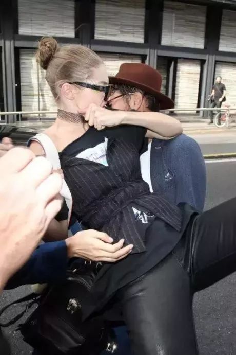 健身手套紧的好处_手套太紧会怎么样_健身手套越紧越好吗