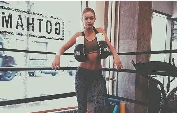 健身手套紧的好处_健身手套越紧越好吗_手套太紧会怎么样