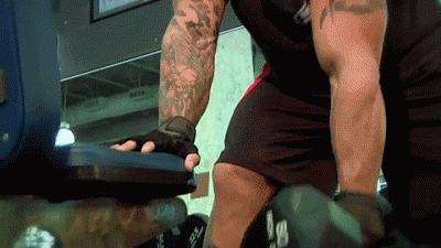 健身手套选择大一点还是小一点_手套健身选择什么材质_健身手套怎么选择