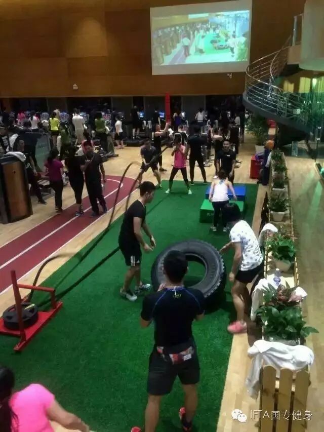 轨迹仪作用_轨迹运动_综合训练器锻炼轨迹