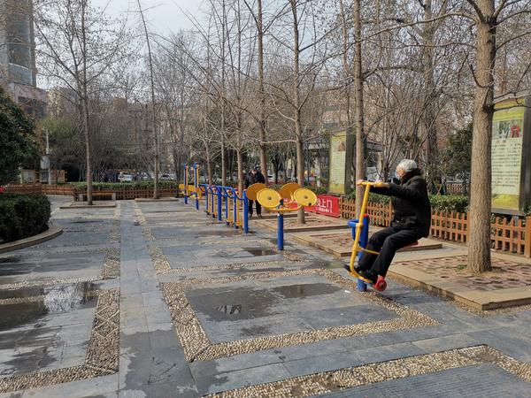 手套健身带要戴多久_健身要带手套吗_健身带的手套