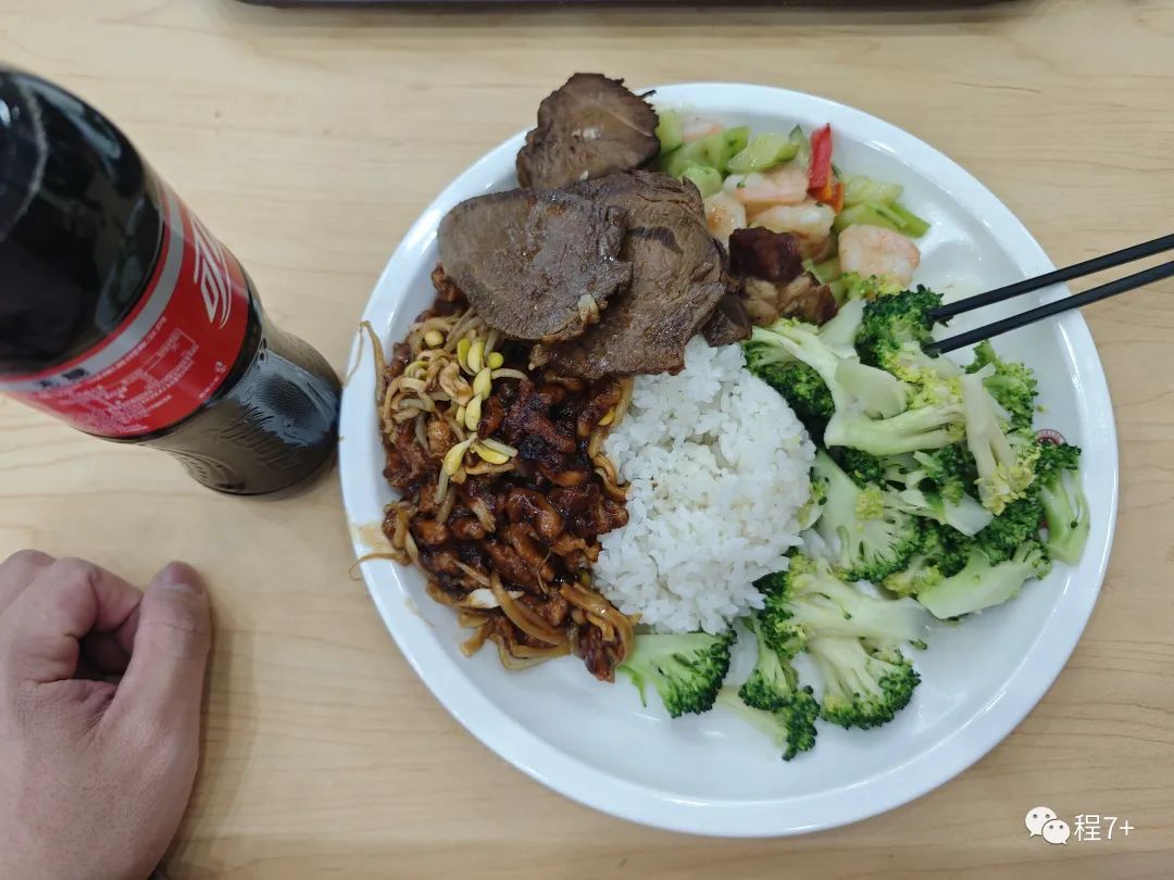 健身手套紧点好吗_锻炼手套_健身手套越紧越好吗