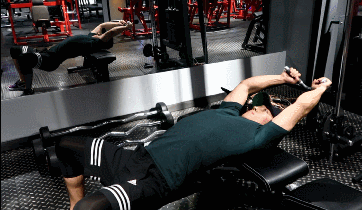 胸肌训练器有用吗_胸肌锻炼器材的使用方法_综合训练器 胸肌