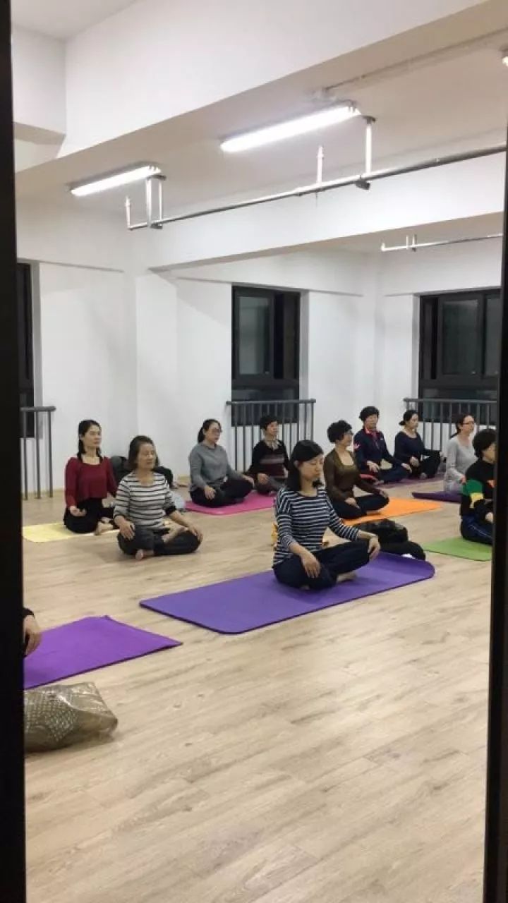 三人站综合训练器安装视频_三人站综合训练器使用方法_三人站综合训练器安装