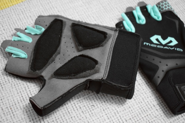 撸铁戴手套,你以为只是为了防止磨出老茧?