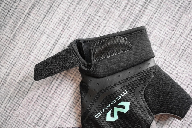 撸铁戴手套,你以为只是为了防止磨出老茧?