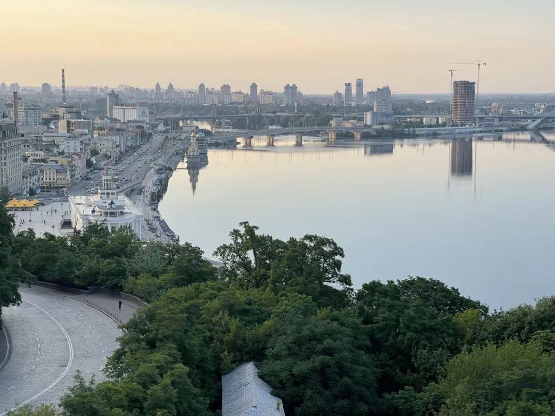 央视战地记者_央视战地记者_战地记者报道视频