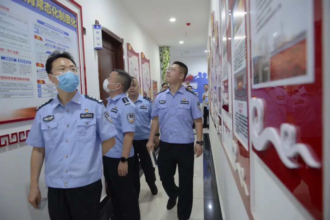 南昌市公安局领导班子_南昌市公安局领导简介_南昌公安局领导分工