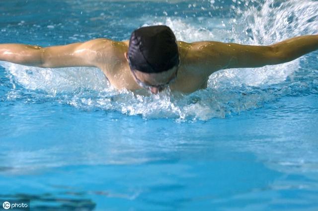 初学者怎样学游泳 简单六步骤快速学会游泳