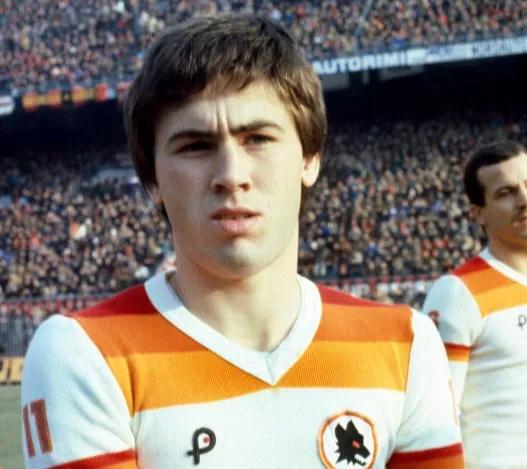 意大利足球明星思考人生_意大利足球名人堂成员_意大利足球名人堂