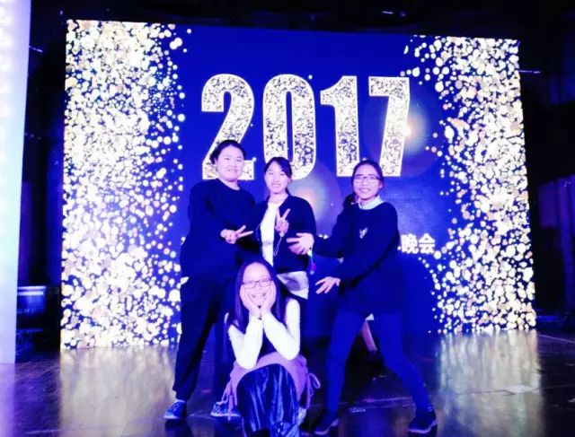 校运会通讯稿件范文_大学校运会通讯稿100字_大学生校运会通讯稿