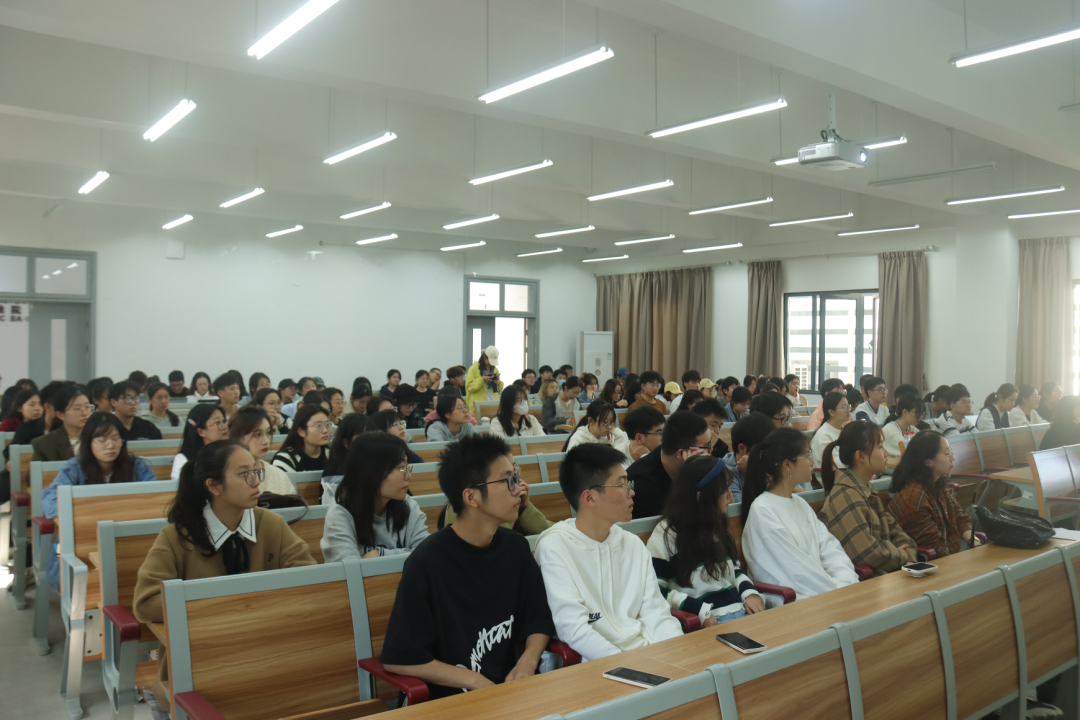 学生会新闻稿结束语_学生会总结大会新闻稿_新闻稿大会总结学生会工作