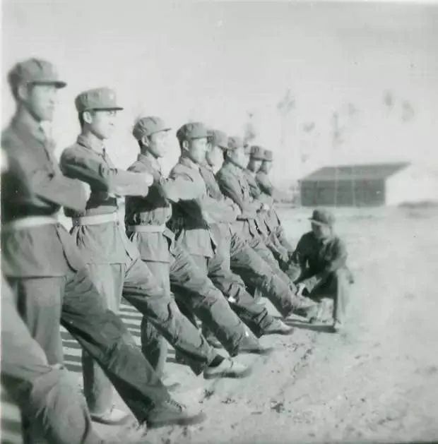 踩水入门教程_初学者踩水教学视频_练习踩水