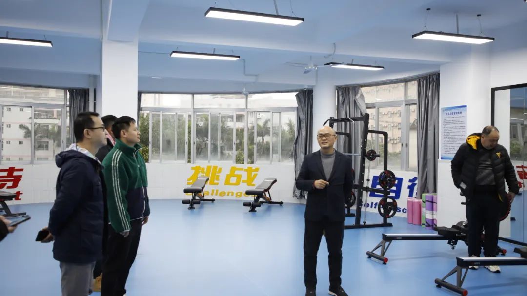 史密斯机综合训练器安装视频_史密斯机综合训练器哪个牌子好_综合训练器 史密斯机