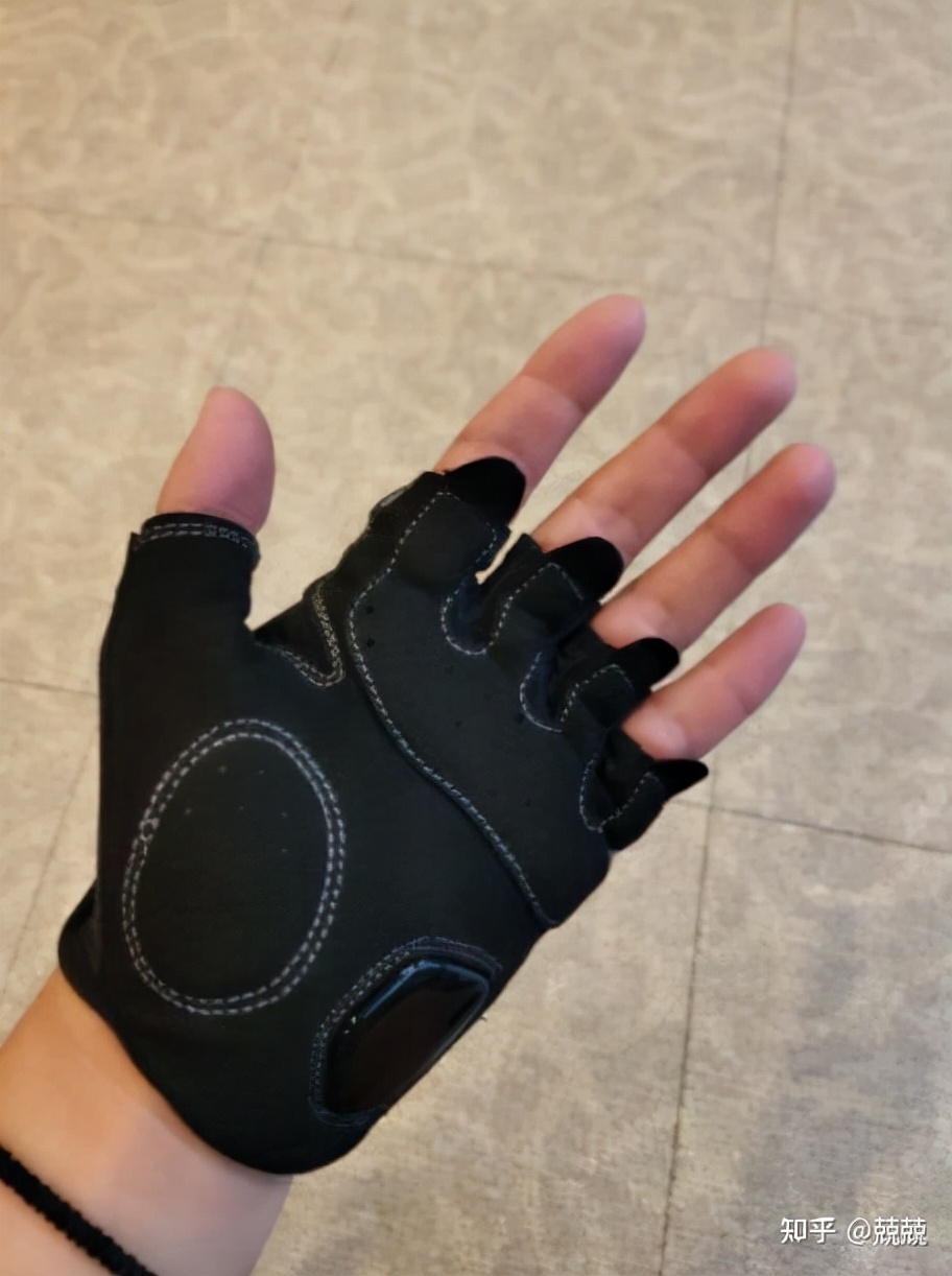 手套健身带需要注意什么_手套健身带需要洗吗_健身需要带手套吗