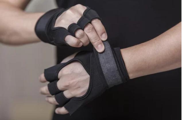 健身手套的作用_健身手套 小了_健身手套的戴法