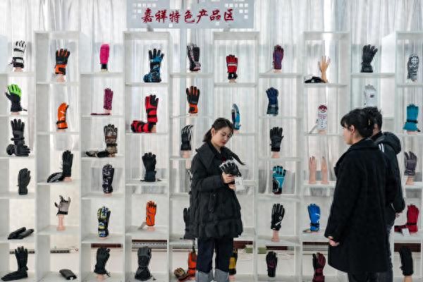 嘉祥县滑雪手套出口_健身手套价格_山东嘉祥手套产业