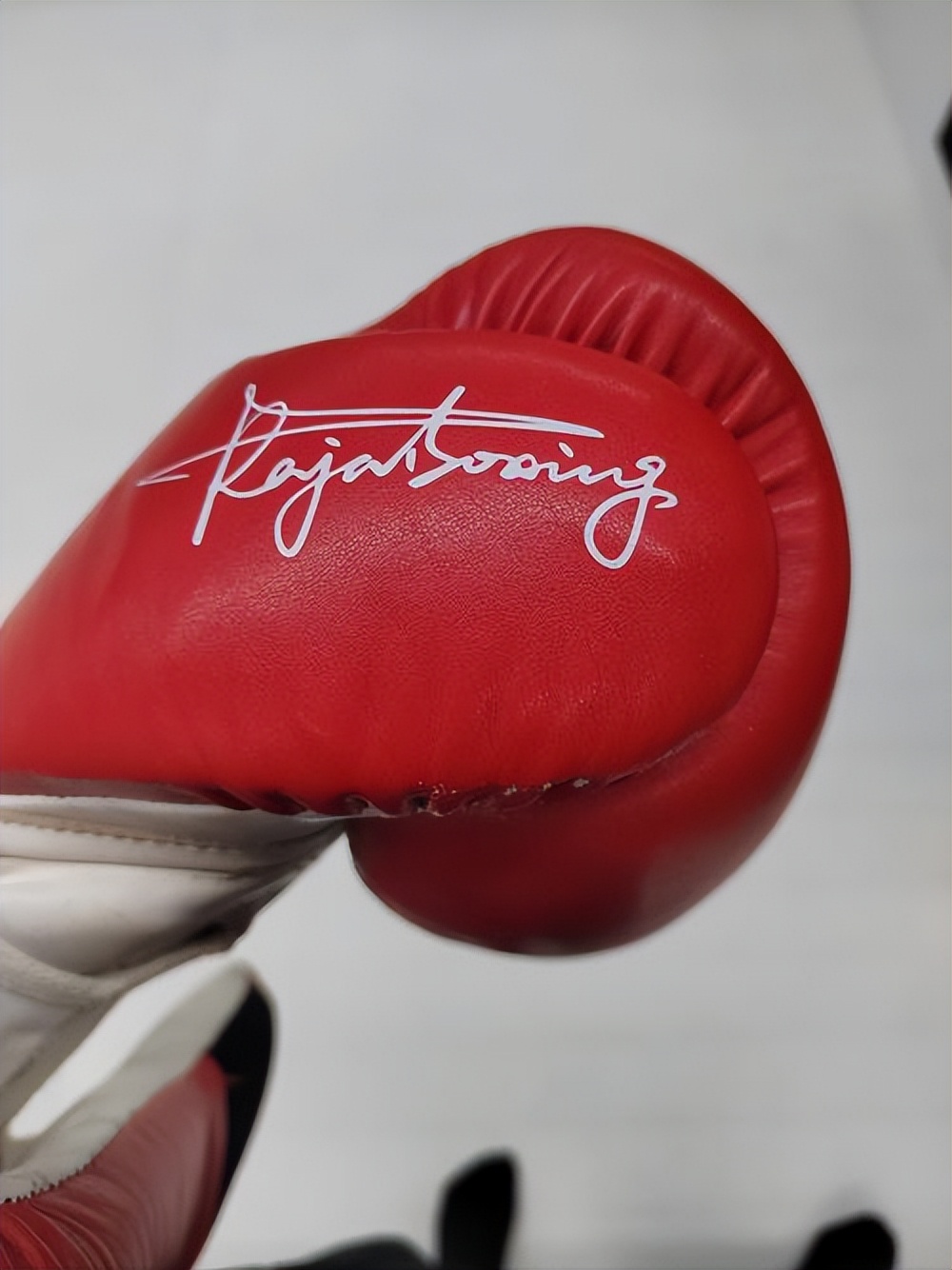 不同厚度拳击手套区别_拳击手套设计初衷_健身手套 男士