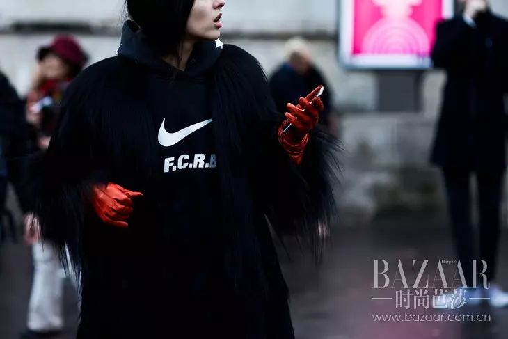 戴手套健身还是起茧_戴手套健身还会磨出茧子吗_健身戴不戴手套