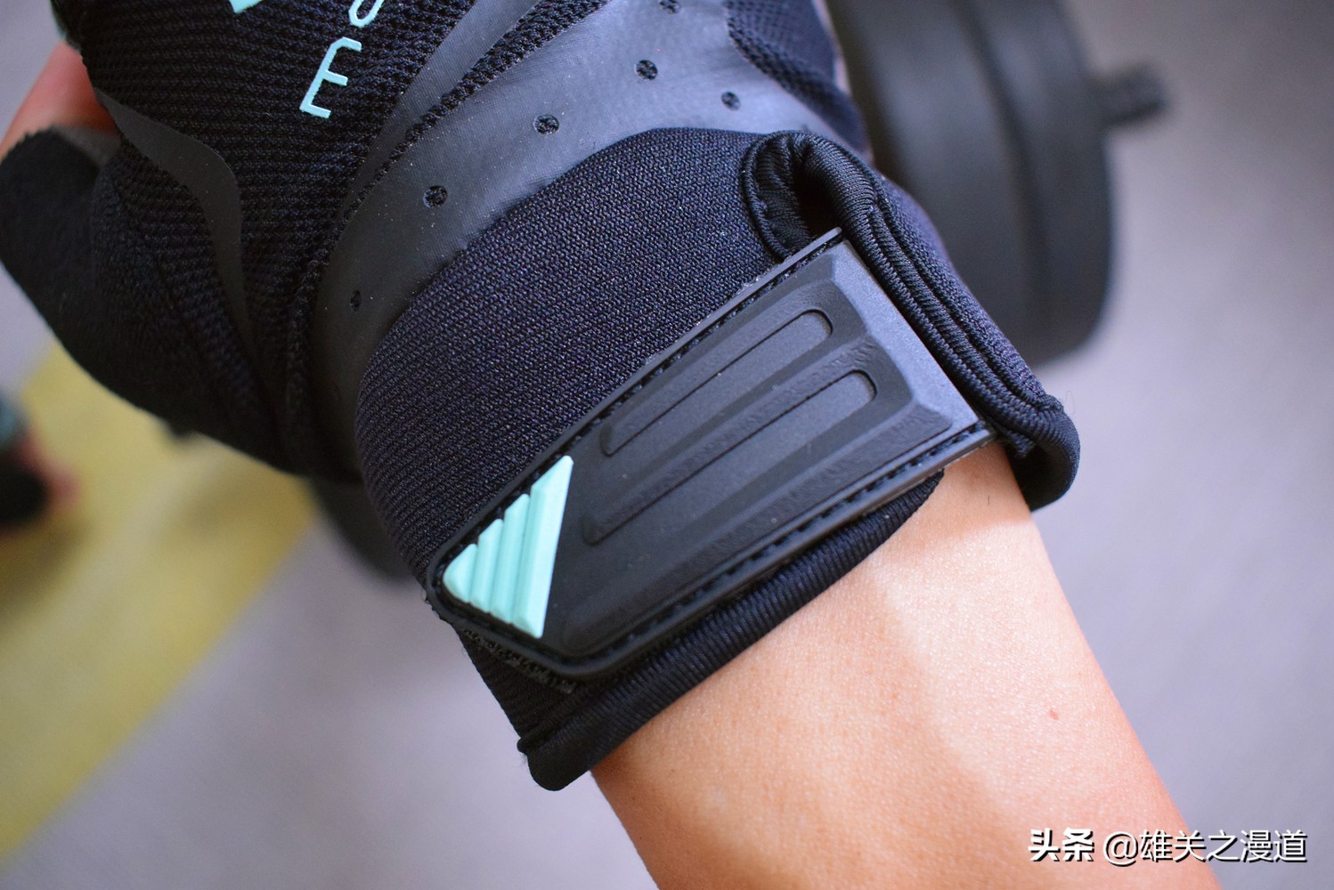  迈克达威T020运动手套评测 __专业健身手套