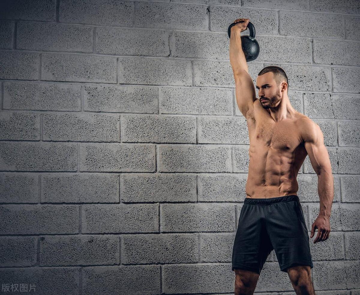 中年男性肌肉流失预防_综合训练器 胸肌_男性力量训练益处