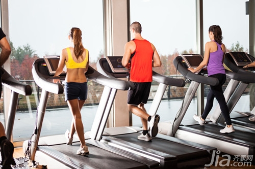 网上买什么牌子跑步机好?_乔山跑步机排名_爱康跑步机品牌
