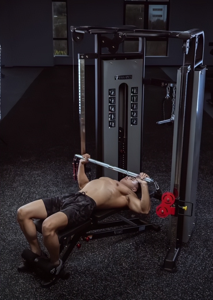 大飞鸟综合训练器_小飞鸟训练器选购要点_多功能健身器材推荐