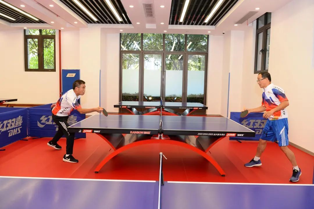 飞鸟器材标准姿势_飞鸟训练器肌肉示意图_大飞鸟综合训练器