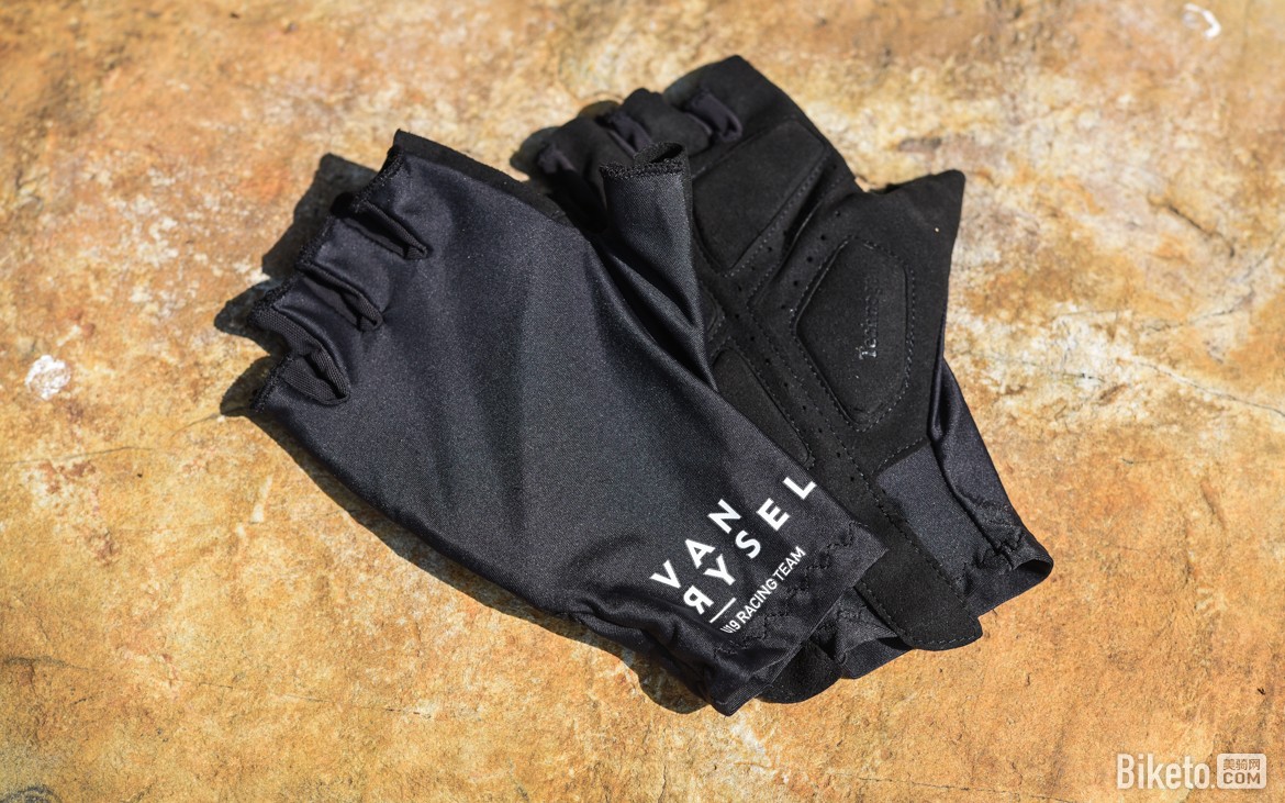 唐力龙和迪卡侬健身手套_Van Rysel RoadR 900公路手套特点_迪卡侬Van Rysel RoadR 900手套评测