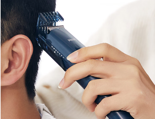 电动理发器推荐_美发飞剪如何练习_家用理发器