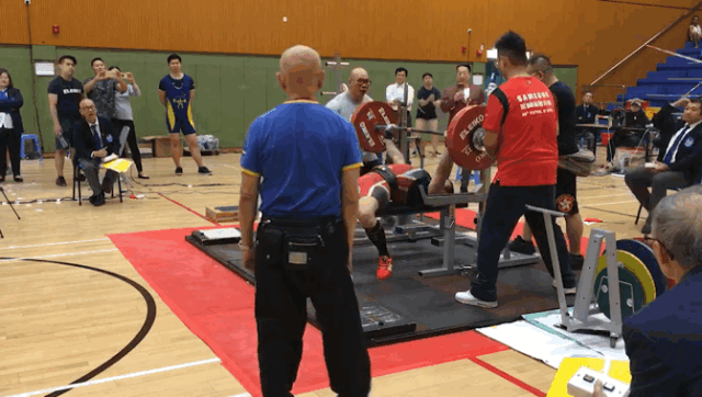 手套健身护腕怎么戴_手套健身护腕图片_健身护腕手套