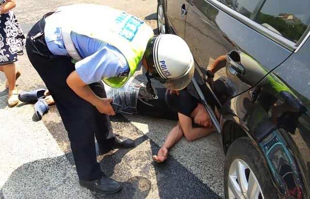 碰瓷党 货车 驾驶安全_当碰瓷党碰到女司机_碰瓷党 豪车 女司机