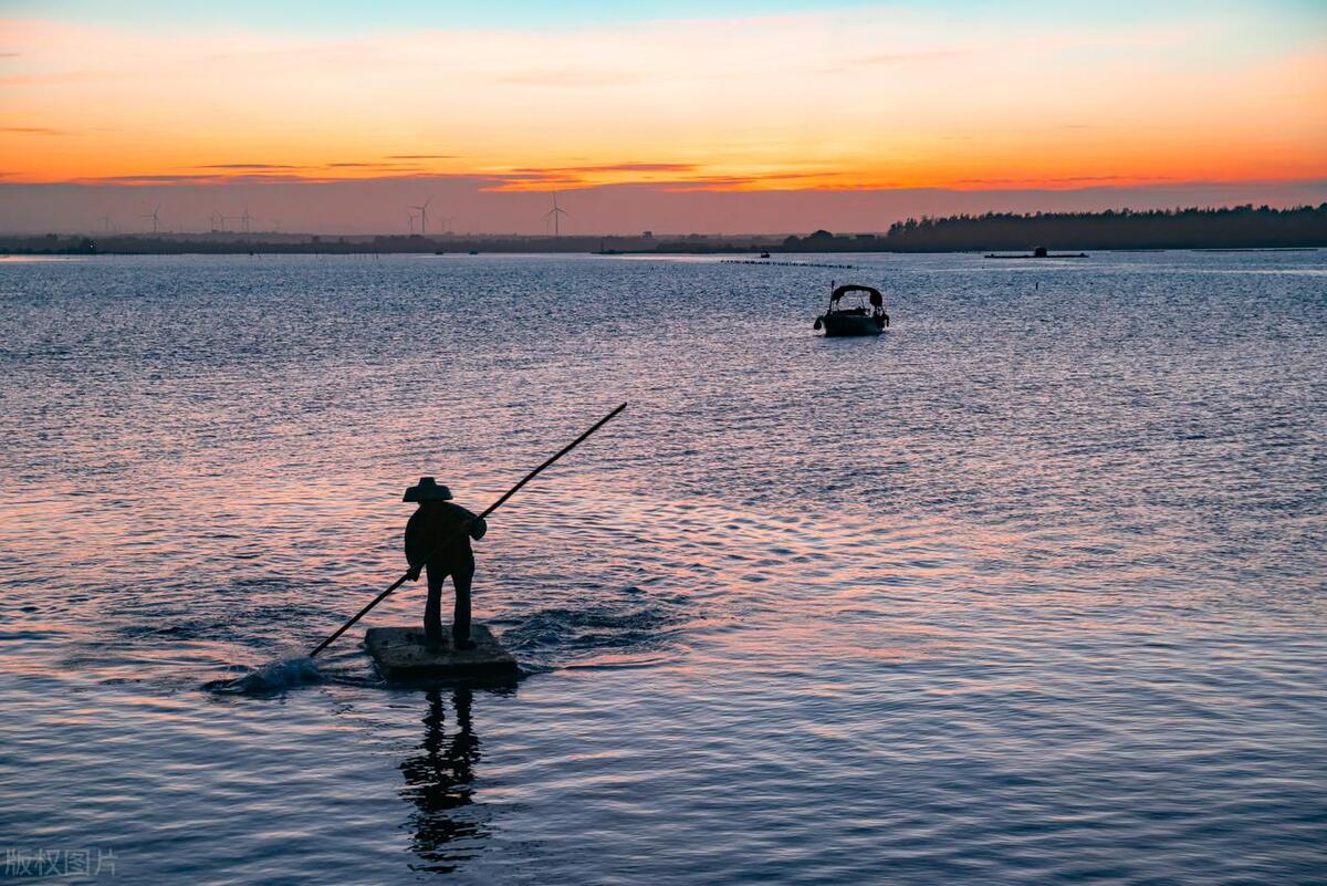 美国战地记者老人与海_海明威 传奇作家  老人与海  坚定信念  人生挑战