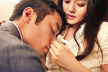 大S新片被剪激情戏曝光与张孝全公厕肉搏(图)