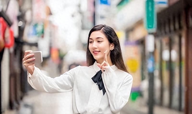 开元ky888棋牌官方版 网络社交新风尚：短视频与直播的双重魅力