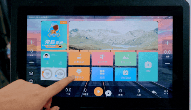 易跑马拉松系列全触控超清彩屏_全新YIFIT智趣健身系统_sportsart跑步机多少钱