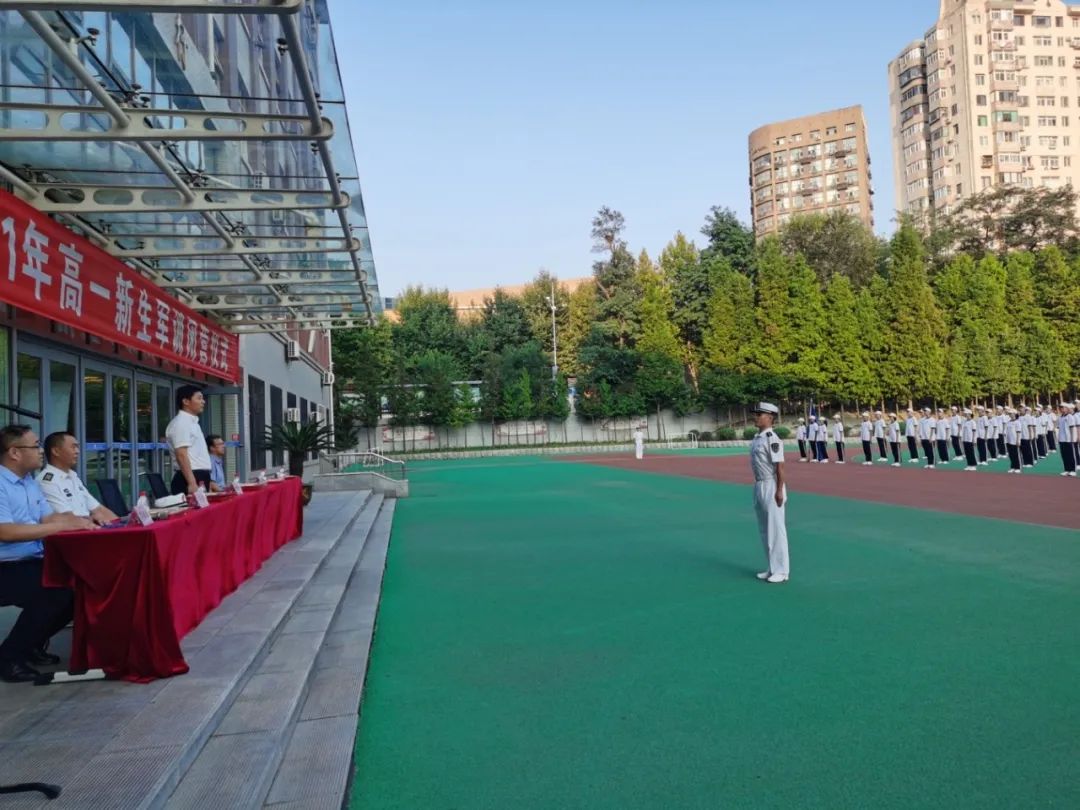 军人练军姿视频_军姿练习_训练军姿的简单步骤