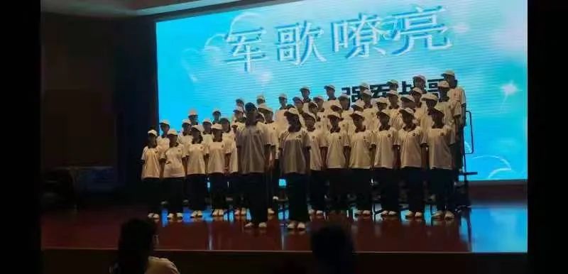 军人练军姿视频_军姿练习_训练军姿的简单步骤