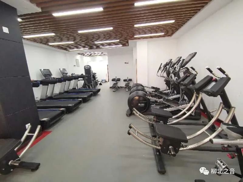 多功能综合训练器_综合训练器锻炼视频教程_综合训练器训练计划