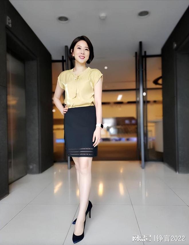 许贵雅怒拍桌事件_台湾政论节目主持人拍桌怒呛_台湾新闻节目