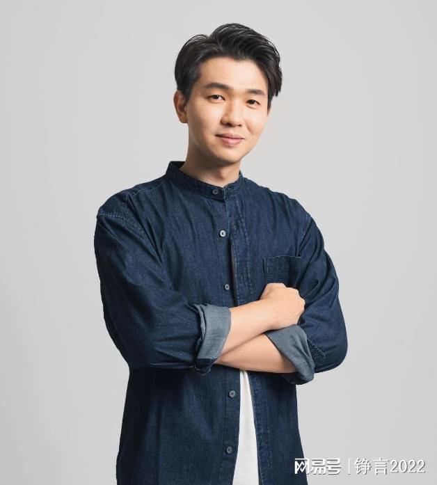 许贵雅怒拍桌事件_台湾政论节目主持人拍桌怒呛_台湾新闻节目