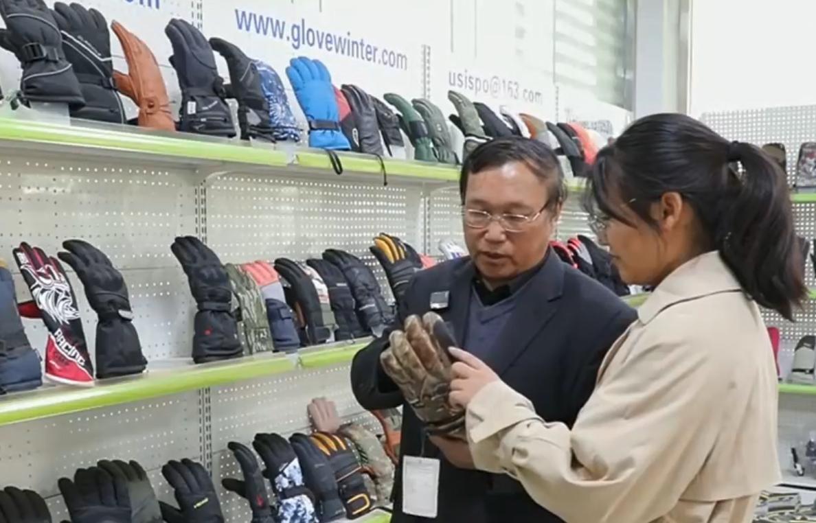 滑雪手套出口量_嘉祥县手套产业_健身手套价格