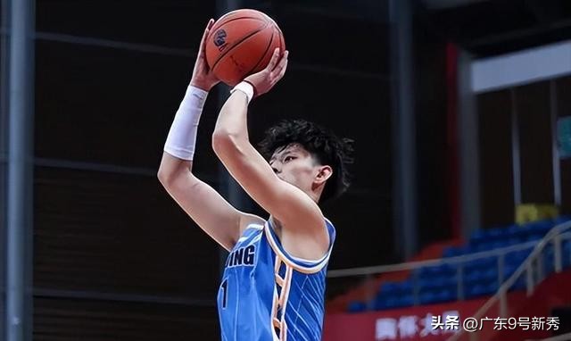 篮球练习弹跳_CBA球员跳高数据对比_CBA球员身高臂展数据对比