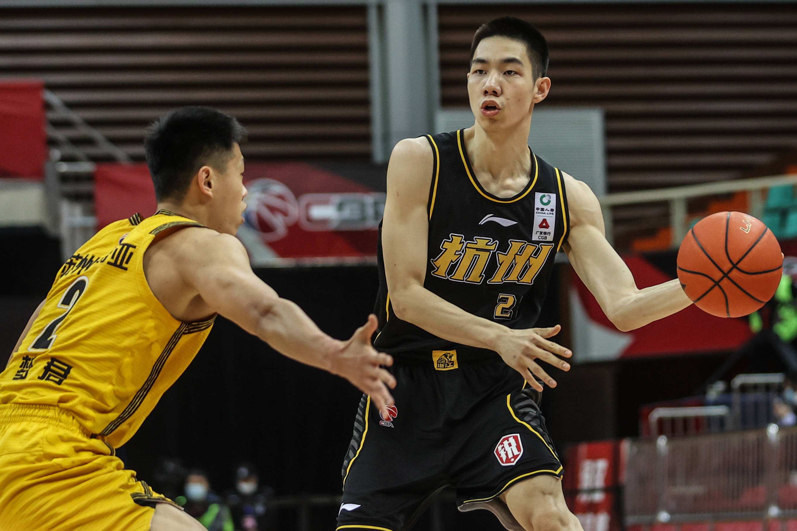 CBA球员跳高数据对比_篮球练习弹跳_CBA球员身高臂展数据对比